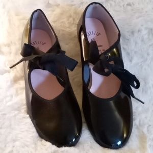 3 For $20 Summer Sale!  girls Capezio tap shoes in size 1 1/2 black gently used